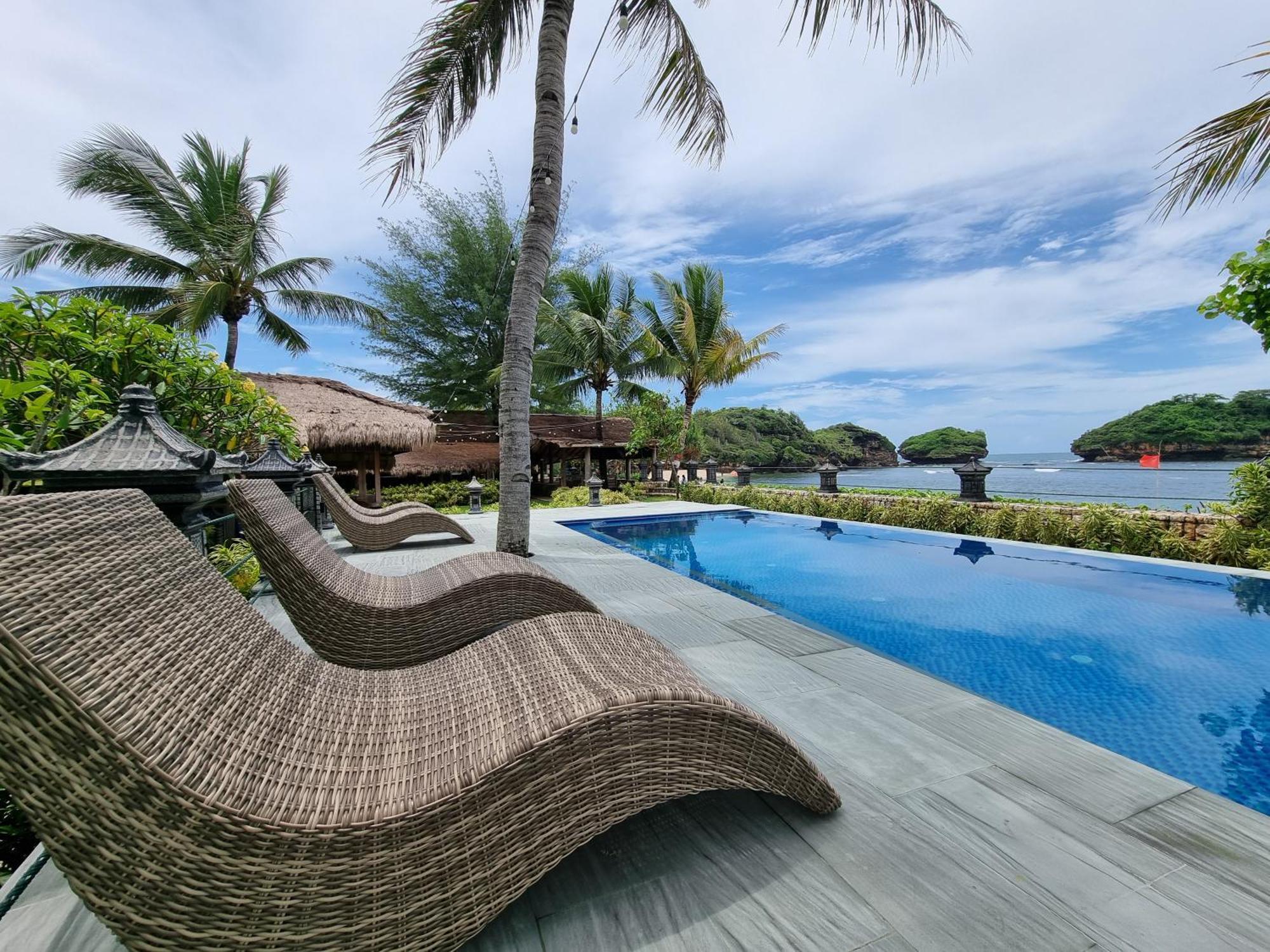 Istana Ombak Eco Resort Pacitan Zewnętrze zdjęcie